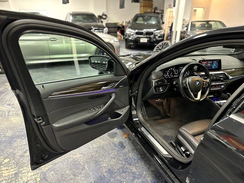 Used 2019 BMW 530e xDrive 530e xDrive iPerformance image 12