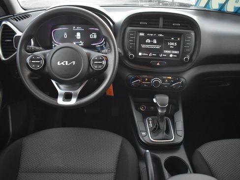 Used 2024 Kia Soul LX w/ Option Group 015 FWD image 18