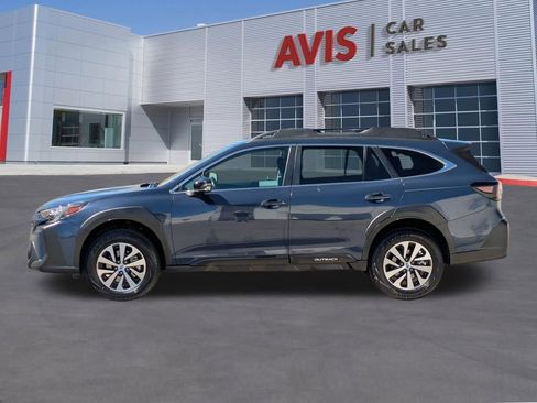 Used 2025 Subaru Outback Premium AWD/4WD image 9