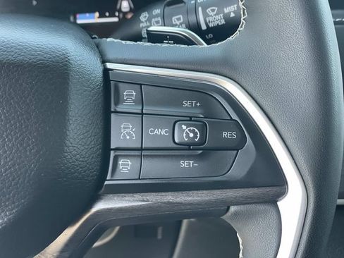 Used 2023 Jeep Grand Cherokee 4WD 4xe image 10