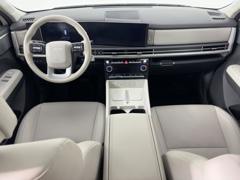 Used 2025 Hyundai Santa Fe SEL image 16