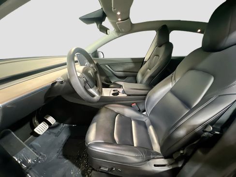 Used 2022 Tesla Model Y Performance image 15