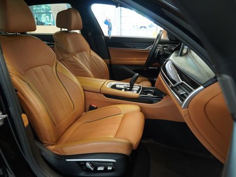 Used 2017 BMW 740i xDrive AWD/4WD image 34