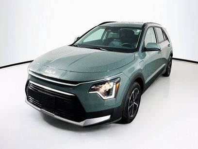 New 2025 Kia Niro EX