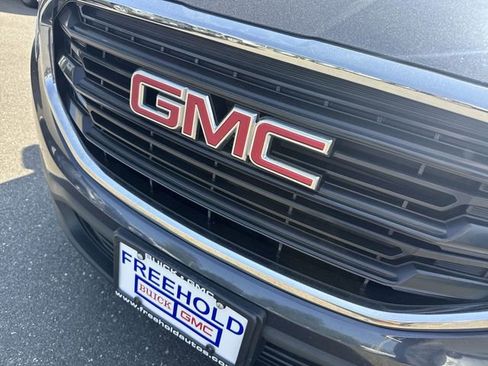 Used 2018 GMC Terrain SLE w/ Driver Convenience Package AWD/4WD image 29