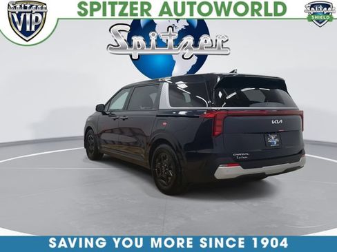 New 2026 Kia Carnival FWD image 2