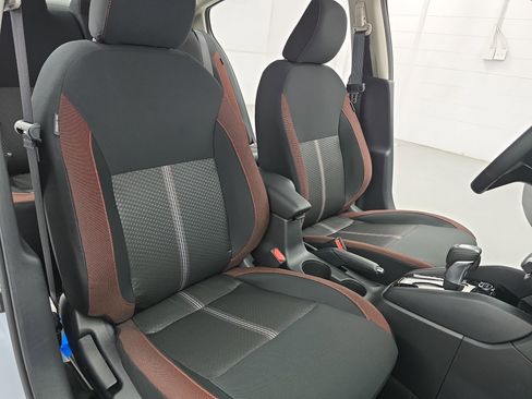 New 2025 Nissan Versa SR w/ Trunk Package FWD image 10