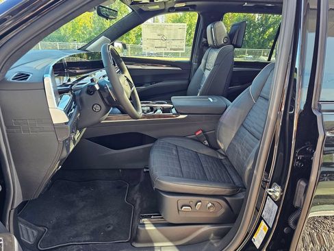 New 2026 Cadillac Escalade Platinum Sport AWD/4WD image 23