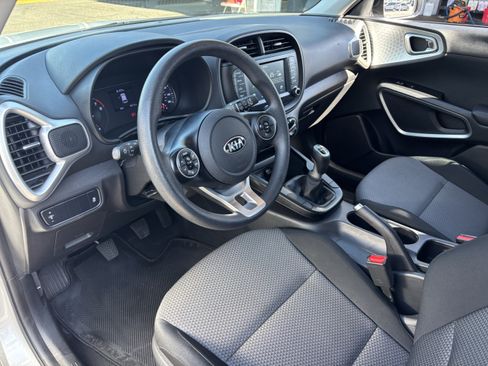 Used 2020 Kia Soul LX FWD image 16
