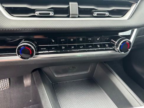 New 2026 Chevrolet Equinox LT w/ Convenience Package II image 19