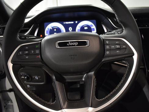 New 2025 Jeep Grand Cherokee Laredo X image 16