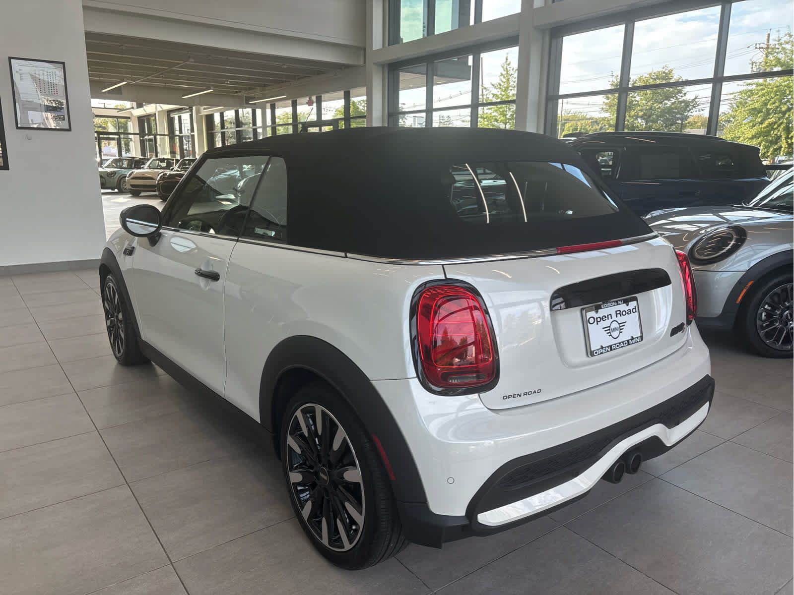 Used 2024 MINI Cooper S FWD image 6