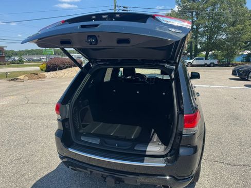 Used 2017 Jeep Grand Cherokee Overland w/ Jeep Active Safety Group AWD/4WD image 23
