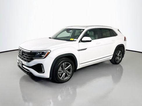 Used 2024 Volkswagen Atlas Cross Sport SEL R-Line AWD/4WD image 3
