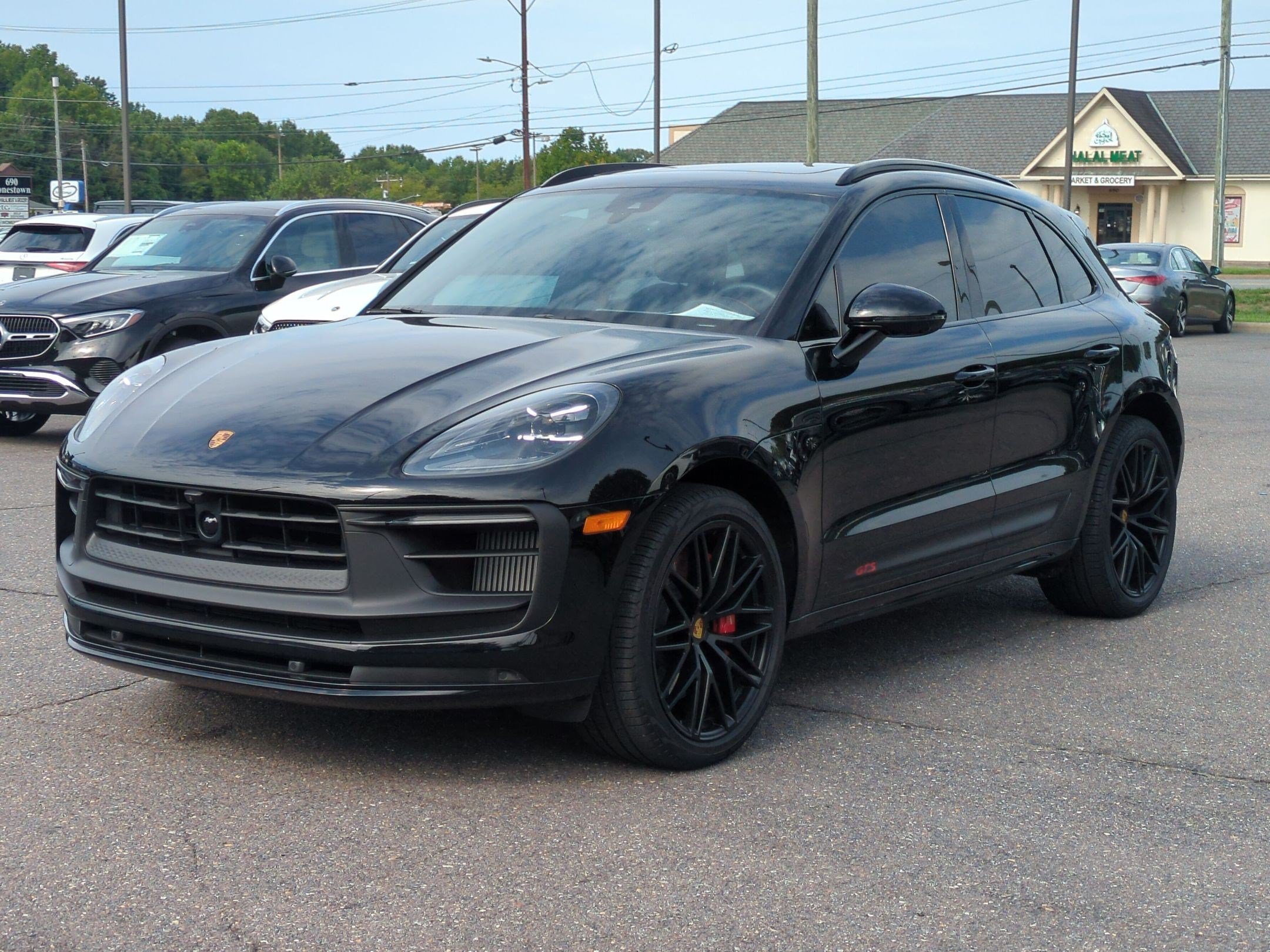 Used 2026 Porsche Macan GTS AWD/4WD image 7