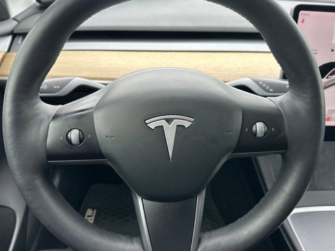 Used 2021 Tesla Model 3 Standard Range Plus image 24