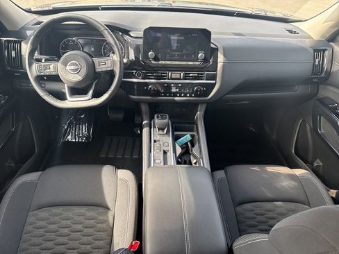 Used 2022 Nissan Pathfinder SV image 15