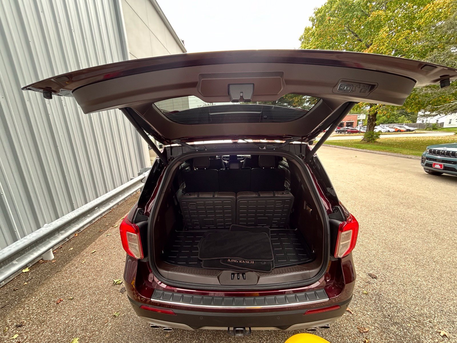 Used 2022 Ford Explorer King Ranch w/ Class IV Trailer Tow Package AWD/4WD image 7
