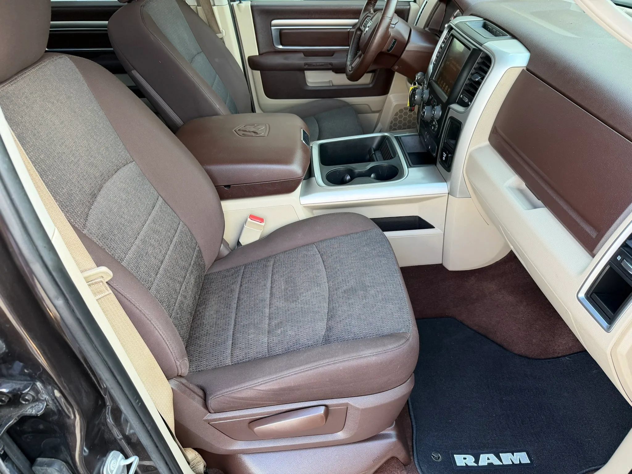 Used 2017 RAM 1500 Classic SLT w/ Luxury Group AWD/4WD image 13