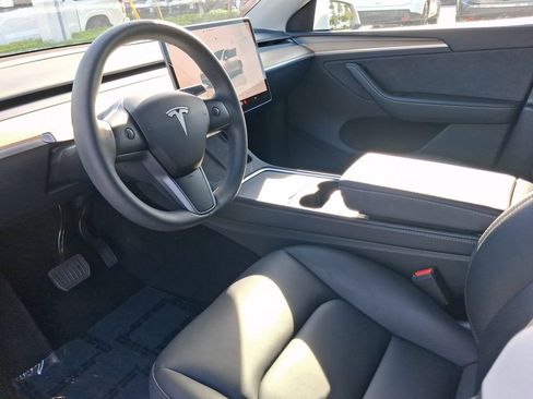 Used 2024 Tesla Model Y Long Range AWD/4WD image 13