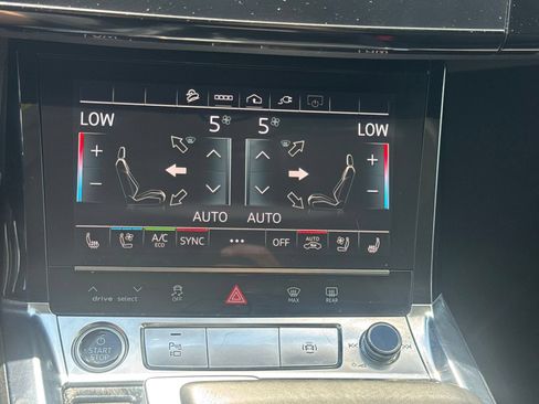 Used 2022 Audi e-tron Premium Plus AWD/4WD image 30