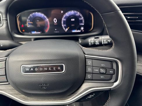 Used 2024 Jeep Wagoneer Series II w/ Flexible Seating Group AWD/4WD image 28