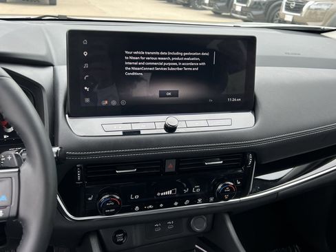 Certified 2025 Nissan Rogue SL image 14