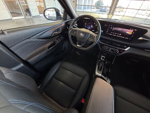 Used 2025 Buick Envista Sport Touring image 33