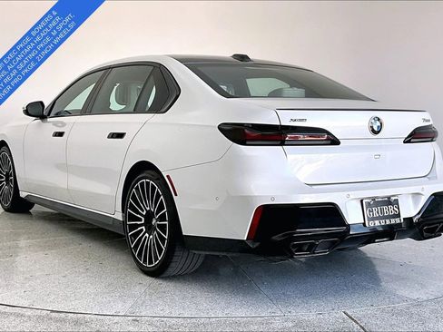 Used 2025 BMW 760i xDrive AWD/4WD image 15