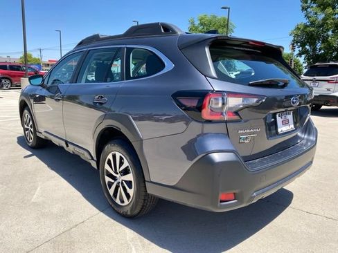 Used 2025 Subaru Outback AWD/4WD image 3