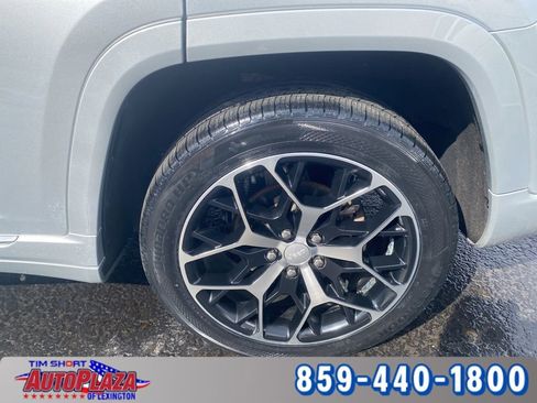 Used 2022 Jeep Grand Cherokee Summit AWD/4WD image 6