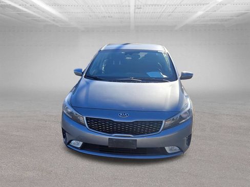Used 2017 Kia Forte S w/ S Technology Package FWD image 11