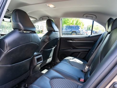 Used 2020 Toyota Camry SE FWD image 24