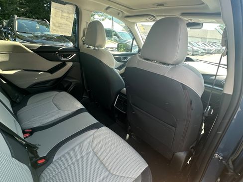 Used 2024 Subaru Forester Premium AWD/4WD image 12