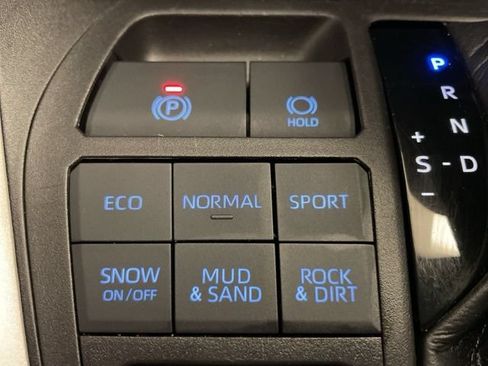 Used 2021 Toyota RAV4 XLE Premium AWD/4WD image 22