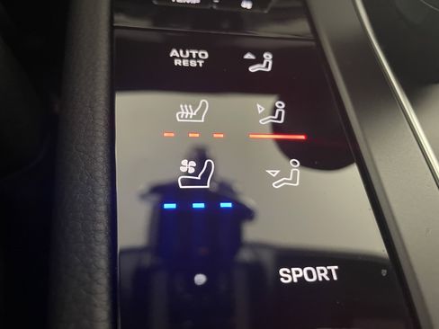 Used 2025 Porsche Macan S image 23