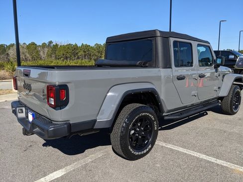 Certified 2022 Jeep Gladiator Willys image 20