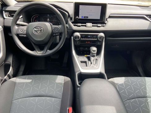 Used 2025 Toyota RAV4 XLE w/ Convenience Package FWD image 11