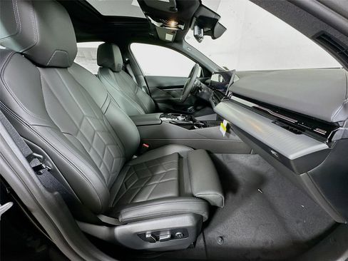 New 2026 BMW 530i xDrive 530i xDrive w/ M Sport Package image 30