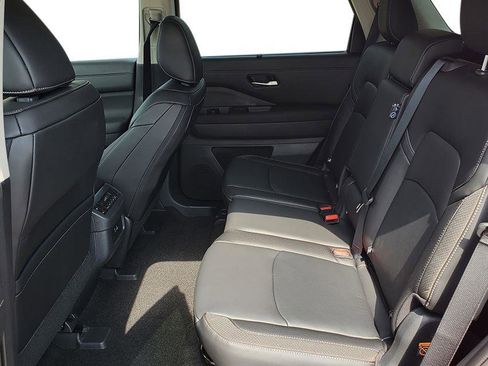New 2025 Nissan Pathfinder SL AWD/4WD image 25