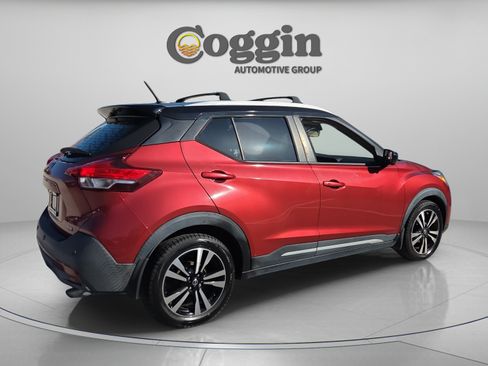 Used 2020 Nissan Kicks SR w/ SR Premium Package FWD image 5