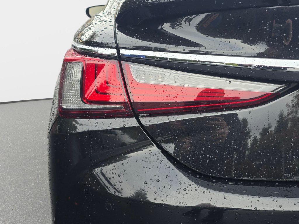 Certified 2024 Lexus ES 300h w/ Premium Package FWD image 34