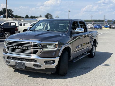 Used 2020 RAM 1500 Laramie AWD/4WD image 3