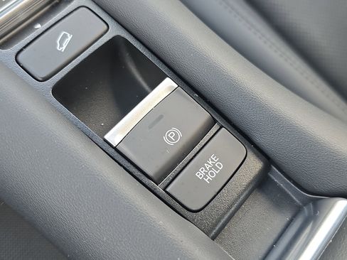 Certified 2024 Honda HR-V EX-L image 32