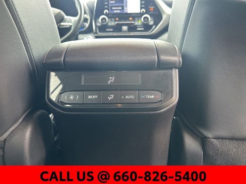 Certified 2020 Toyota Highlander XLE AWD/4WD image 10