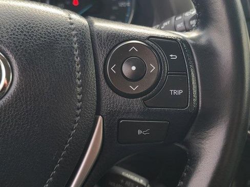 Used 2018 Toyota RAV4 Limited image 29