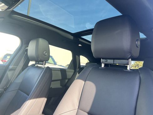 New 2025 Land Rover Range Rover Velar Dynamic SE image 24