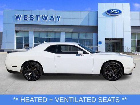 Used 2019 Dodge Challenger SXT w/ Plus Package image 2