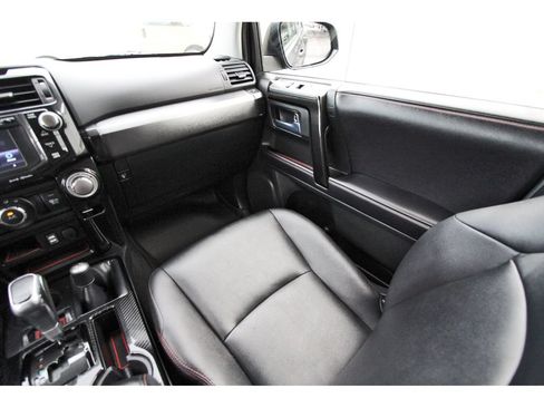 Used 2018 Toyota 4Runner TRD Off-Road Premium AWD/4WD image 11