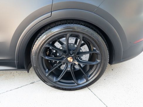 Used 2024 Porsche Cayenne Turbo GT AWD/4WD image 9